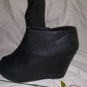 Size 12 Torrid shoed